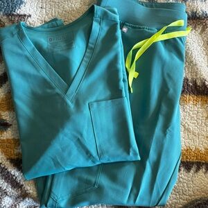 FIGS Cactus Scrub Set (L) NWOT